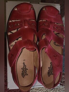 BRAND NEW IN BOX Portofino Orthopedic Sandals In Red Genuine Leather